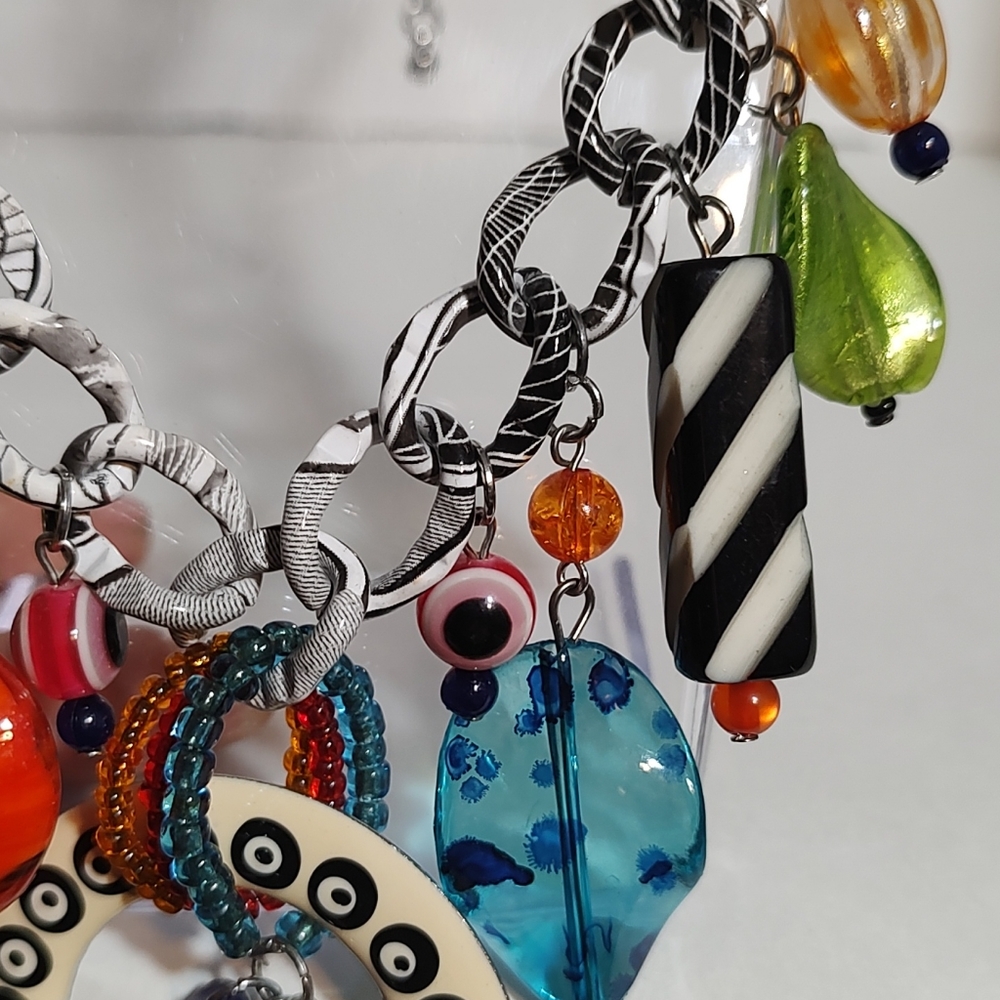Multi colored statement necklace - Picture 5 of 13